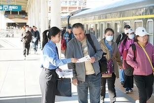 看样子今天能打！湖人新援温德勒与新秀席菲诺等人一起热身